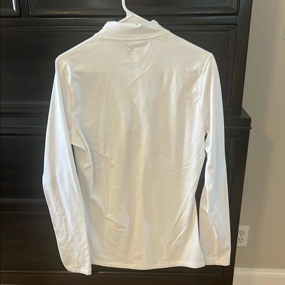 Under Armour White Fitted‎ Long Sleeve sports top